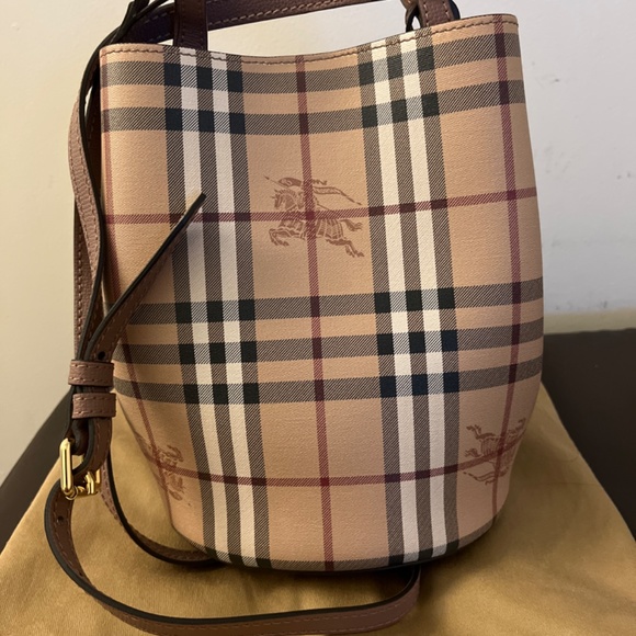 Burberry bucket bag Small Lorne - Picture 2 of 5